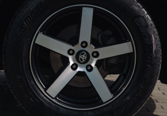 Подержанный автомобиль Toyota RAV4 2011 года (19 фото)