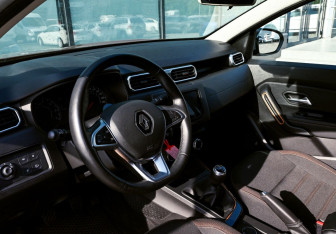 Подержанный автомобиль Renault Duster 2021 года (15 фото)