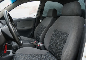 Подержанный автомобиль Chevrolet Lanos 2006 года (15 фото)