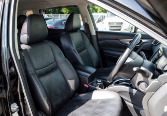 Подержанный автомобиль Nissan X-Trail 2014 года (16 фото)