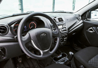 Подержанный автомобиль LADA (ВАЗ) Granta Liftback 2020 года (9 фото)