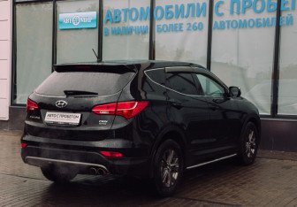 Подержанный автомобиль Hyundai Santa Fe 2012 года (5 фото)