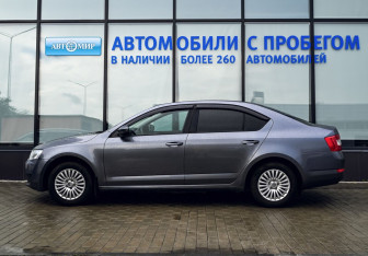 Подержанный автомобиль Skoda Octavia Liftback 2014 года (2 фото)