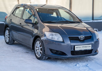Подержанный автомобиль Toyota Auris Hatchback 2008 года (6 фото)