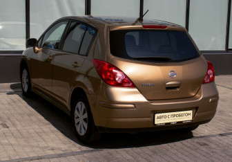 Подержанный автомобиль Nissan Tiida Hatchback 2007 года (3 фото)