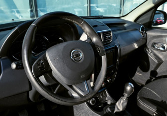 Подержанный автомобиль Nissan Terrano 2019 года (16 фото)