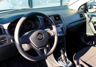 Подержанный автомобиль Volkswagen Polo Sedan 2019 года (14 фото)