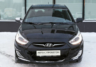 Подержанный автомобиль Hyundai Solaris Sedan 2013 года (8 фото)