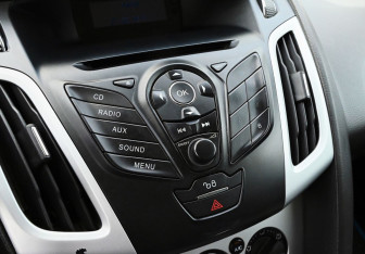 Подержанный автомобиль Ford Focus Sedan 2011 года (13 фото)