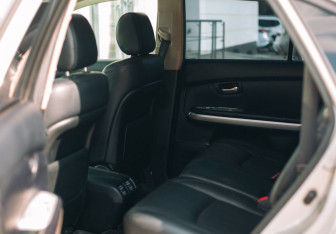 Подержанный автомобиль Lexus RX 2006 года (14 фото)