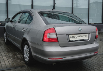 Подержанный автомобиль Skoda Octavia Liftback 2013 года (3 фото)