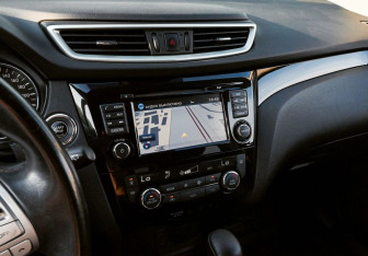 Подержанный автомобиль Nissan Qashqai 2017 года (10 фото)
