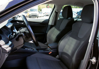 Подержанный автомобиль Skoda Octavia Liftback 2020 года (17 фото)