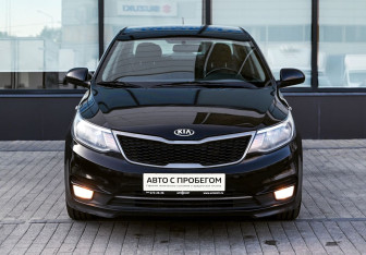 Подержанный автомобиль Kia Rio Sedan 2015 года (8 фото)