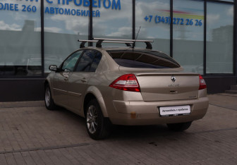 Подержанный автомобиль Renault Megane Sedan 2007 года (3 фото)