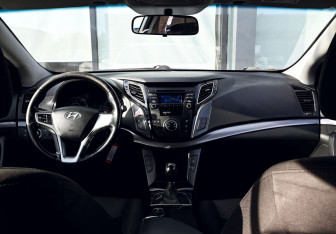 Подержанный автомобиль Hyundai i40 Sedan 2014 года (16 фото)