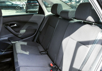 Подержанный автомобиль Volkswagen Polo Sedan 2012 года (16 фото)