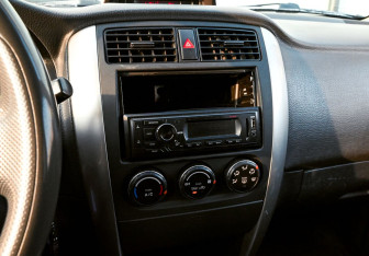 Подержанный автомобиль Suzuki Liana Wagon 2004 года (13 фото)