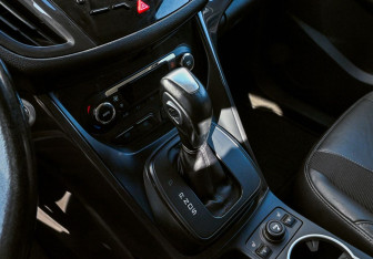 Подержанный автомобиль Ford Kuga 2014 года (9 фото)