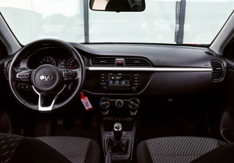 Подержанный автомобиль Kia Rio Sedan 2019 года (19 фото)
