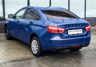 Подержанный автомобиль LADA (ВАЗ) Vesta Sedan 2018 года (3 фото)