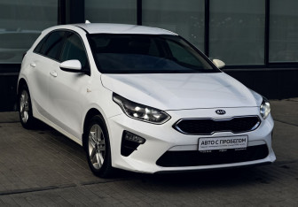 Подержанный автомобиль Kia Ceed Hatchback 2019 года (7 фото)