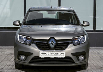 Подержанный автомобиль Renault Sandero 2018 года (8 фото)