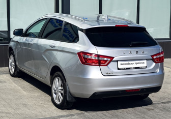 Подержанный автомобиль LADA (ВАЗ) Vesta Wagon 2019 года (3 фото)
