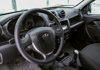 Подержанный автомобиль LADA (ВАЗ) Granta Sedan 2018 года (12 фото)