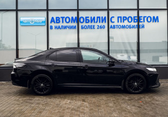 Подержанный автомобиль Toyota Camry Sedan 2021 года (6 фото)