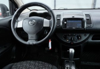 Подержанный автомобиль Nissan Note 2008 года (9 фото)