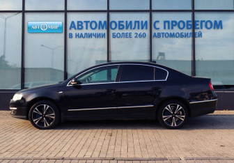 Подержанный автомобиль Volkswagen Passat Sedan 2010 года (2 фото)