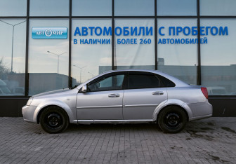Подержанный автомобиль Chevrolet Lacetti Sedan 2010 года (2 фото)