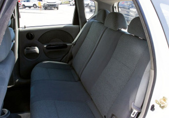 Подержанный автомобиль Chevrolet Aveo Hatchback 2005 года (16 фото)