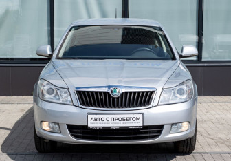 Подержанный автомобиль Skoda Octavia Liftback 2011 года (8 фото)