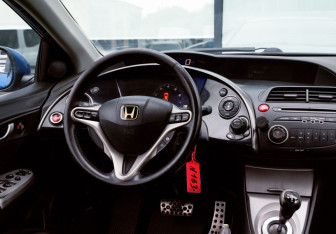 Подержанный автомобиль Honda Civic Hatchback 2007 года (21 фото)
