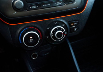 Подержанный автомобиль Kia Rio Hatchback 2012 года (16 фото)