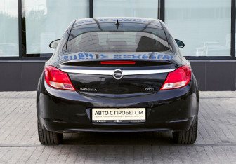 Подержанный автомобиль Opel Insignia Sedan 2013 года (4 фото)