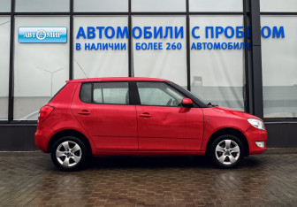 Подержанный автомобиль Skoda Fabia Hatchback 2010 года (6 фото)
