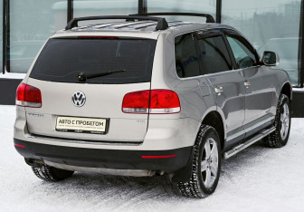 Подержанный автомобиль Volkswagen Touareg 2006 года (5 фото)