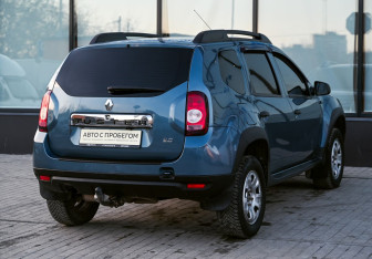 Подержанный автомобиль Renault Duster 2015 года (5 фото)
