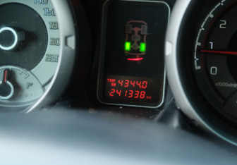 Подержанный автомобиль Mitsubishi Pajero 2013 года (16 фото)