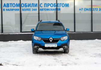 Подержанный автомобиль Renault Sandero 2021 года (8 фото)