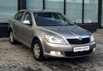 Подержанный автомобиль Skoda Octavia Liftback 2012 года (7 фото)