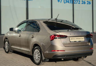 Подержанный автомобиль Skoda Rapid Liftback 2021 года (3 фото)