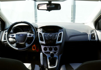 Подержанный автомобиль Ford Focus Hatchback 2011 года (18 фото)