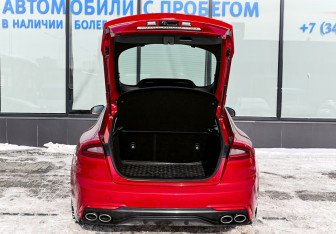 Подержанный автомобиль Kia Stinger 2019 года (20 фото)