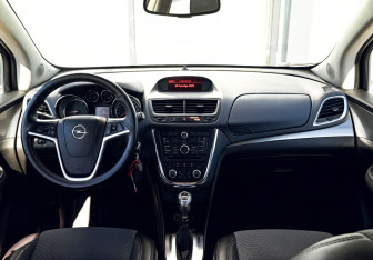Подержанный автомобиль Opel Mokka 2013 года (17 фото)