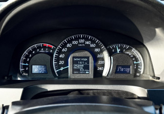 Подержанный автомобиль Toyota Camry Sedan 2013 года (9 фото)