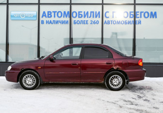 Подержанный автомобиль Kia Spectra Sedan 2006 года (2 фото)